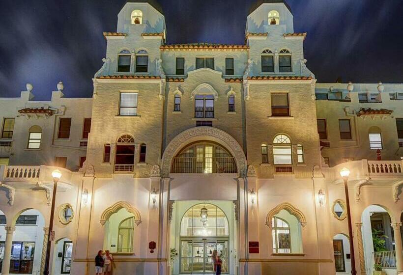 Hemingway Suites At Palm Beach Hotel Island