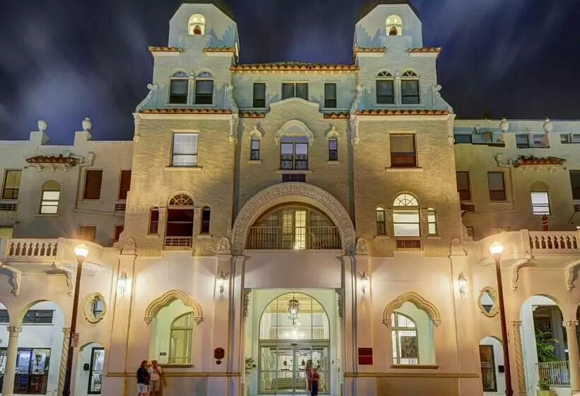 Hemingway Suites At Palm Beach Hotel Island