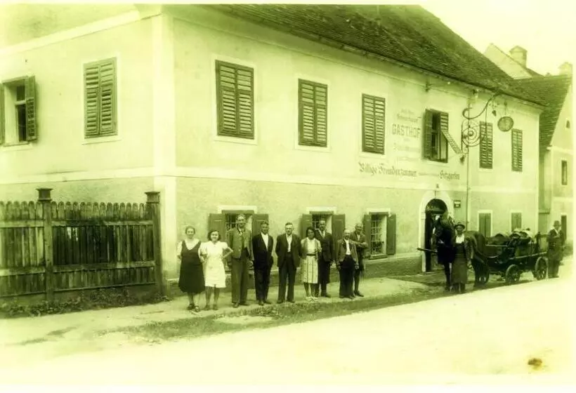 ホテル Gasthof Zur Sonne