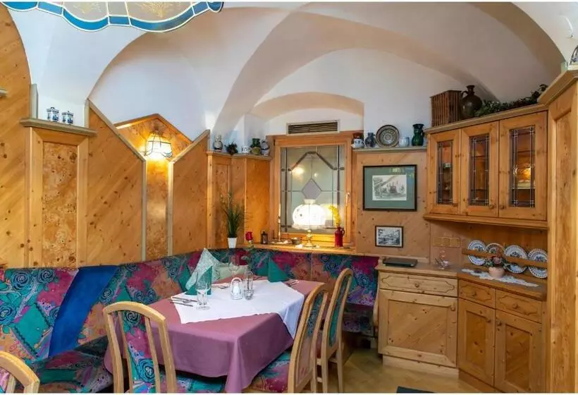 ホテル Gasthof Zur Sonne