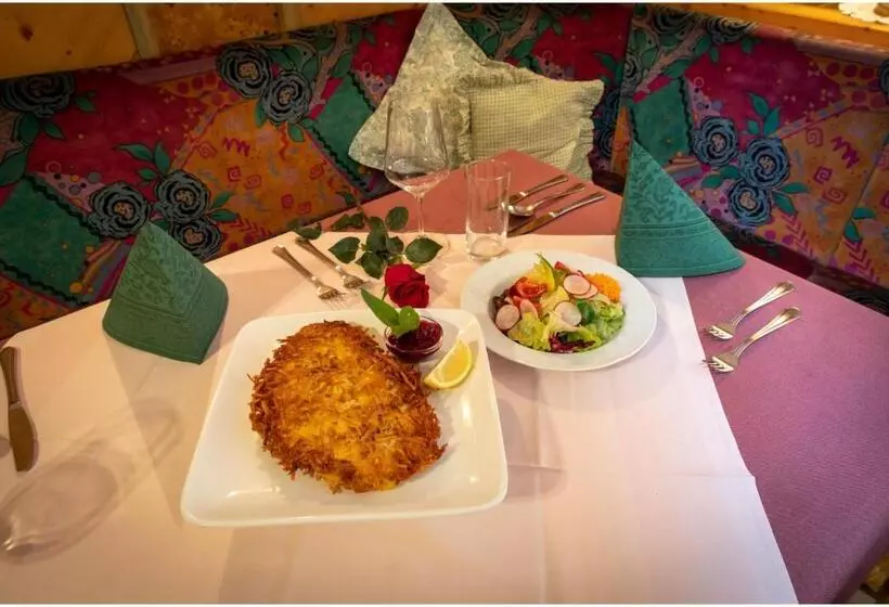 ホテル Gasthof Zur Sonne