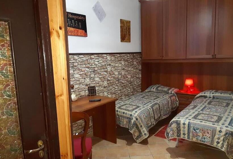 פנסיון Casa Rosy