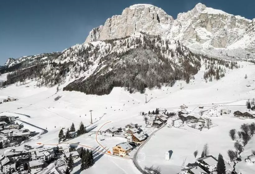 ペンション Ciasa Altonn