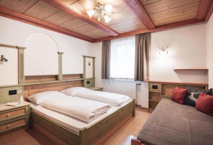 פנסיון Ciasa Altonn