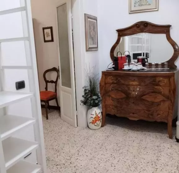 پانسیون Glam Resort G H O S T E L