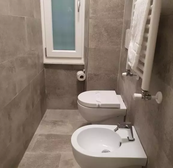 پانسیون Glam Resort G H O S T E L