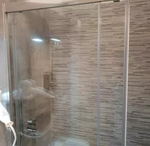 پانسیون Glam Resort G H O S T E L