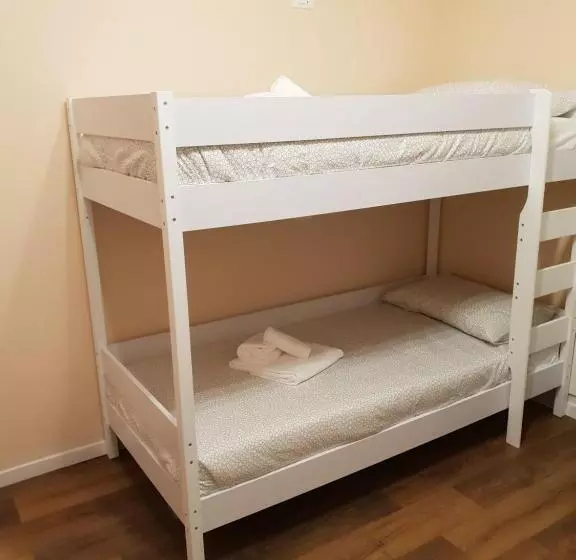 پانسیون Glam Resort G H O S T E L