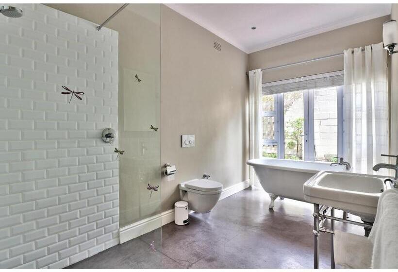 بنسيون The Good Host