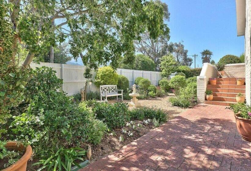 بنسيون The Good Host