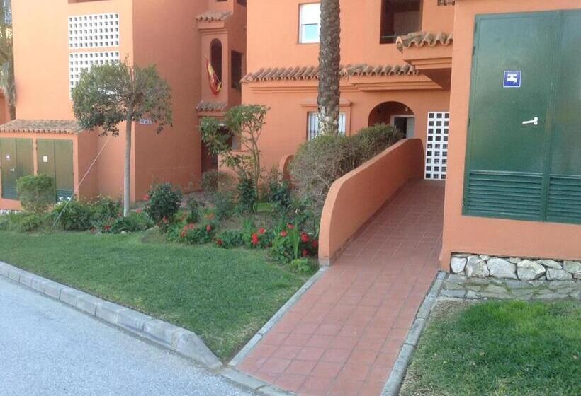 Spacious Ground Floor Luxury Apartment With Underground Parking