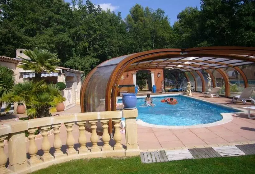 Aamiaismajoitus (B&B) Chambre Et Table D Hôtes Villa Pomponette