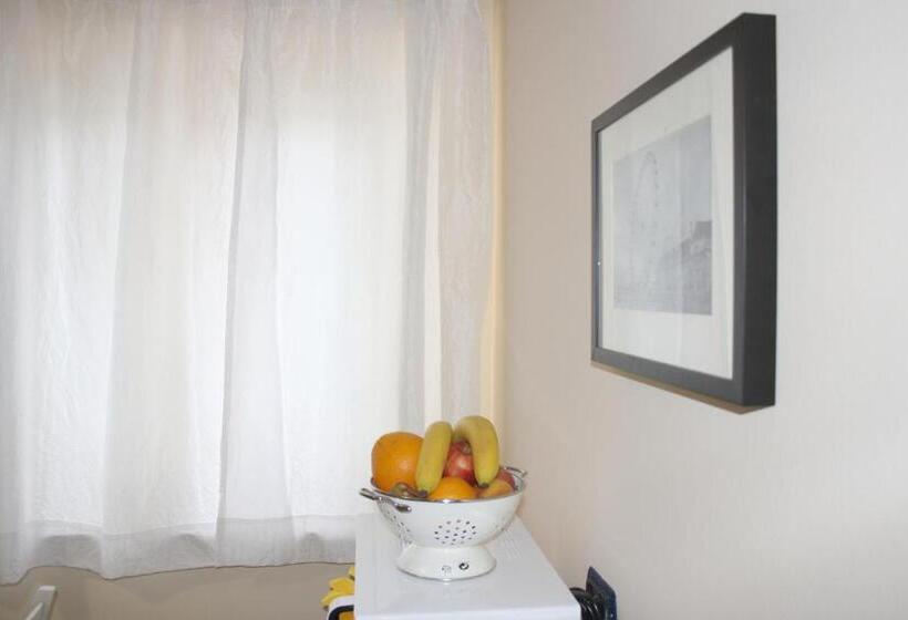 تختخواب و صبحانه City Life Pompeii