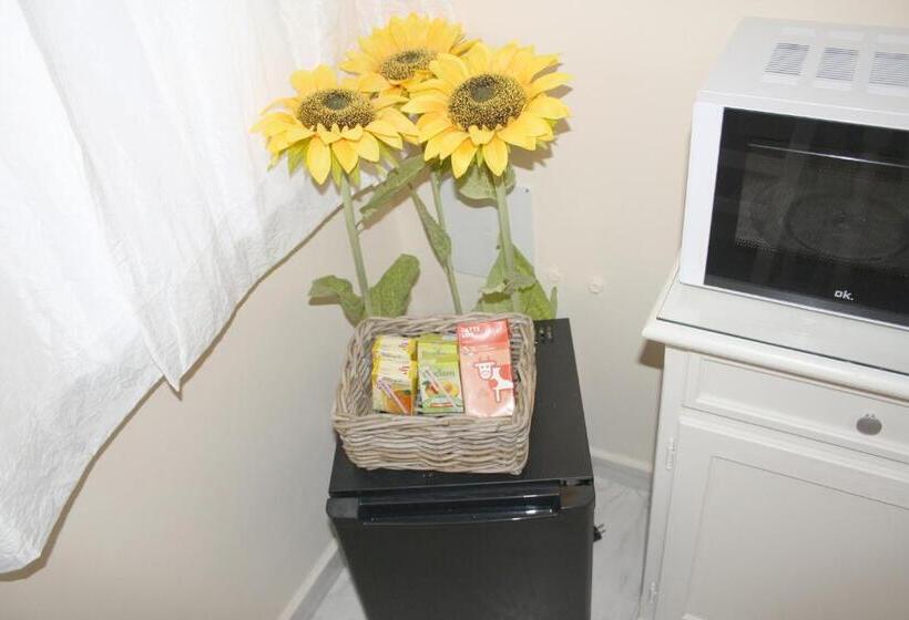 تختخواب و صبحانه City Life Pompeii