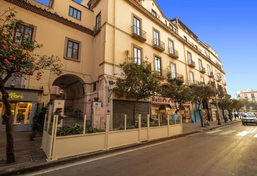 צימר Sorrento Square Suites