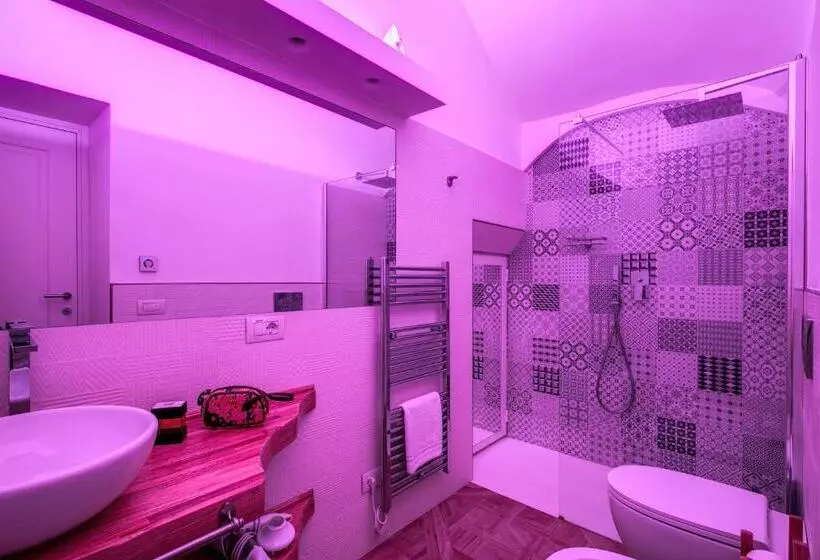 تختخواب و صبحانه Sorrento Square Suites