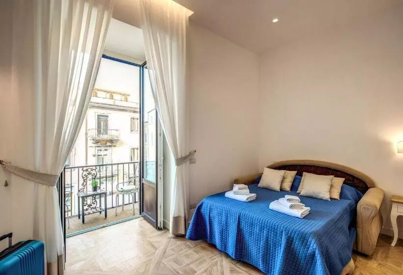 تختخواب و صبحانه Sorrento Square Suites
