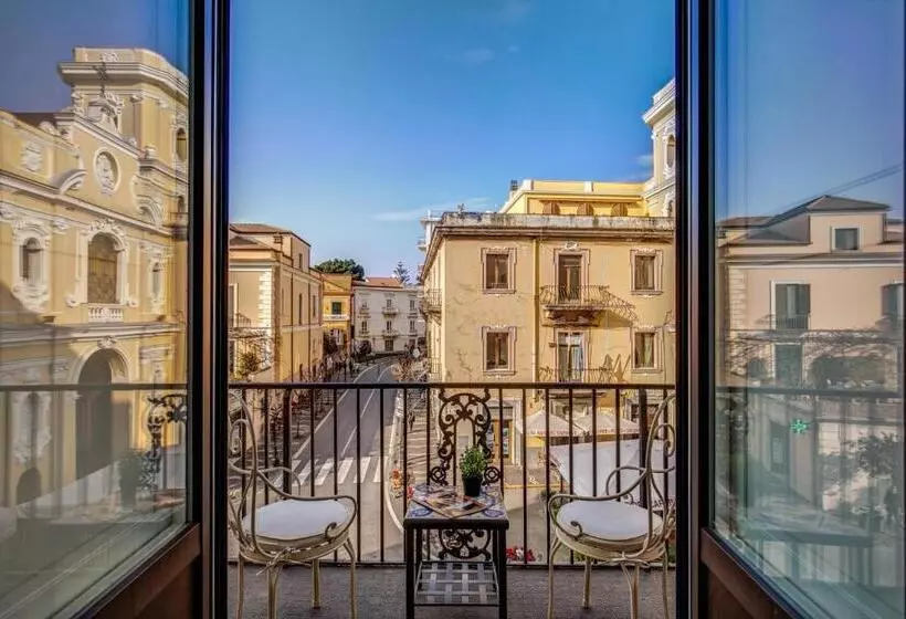 تختخواب و صبحانه Sorrento Square Suites