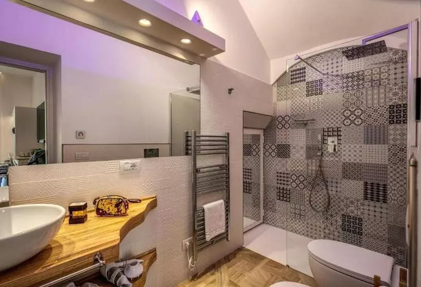 تختخواب و صبحانه Sorrento Square Suites