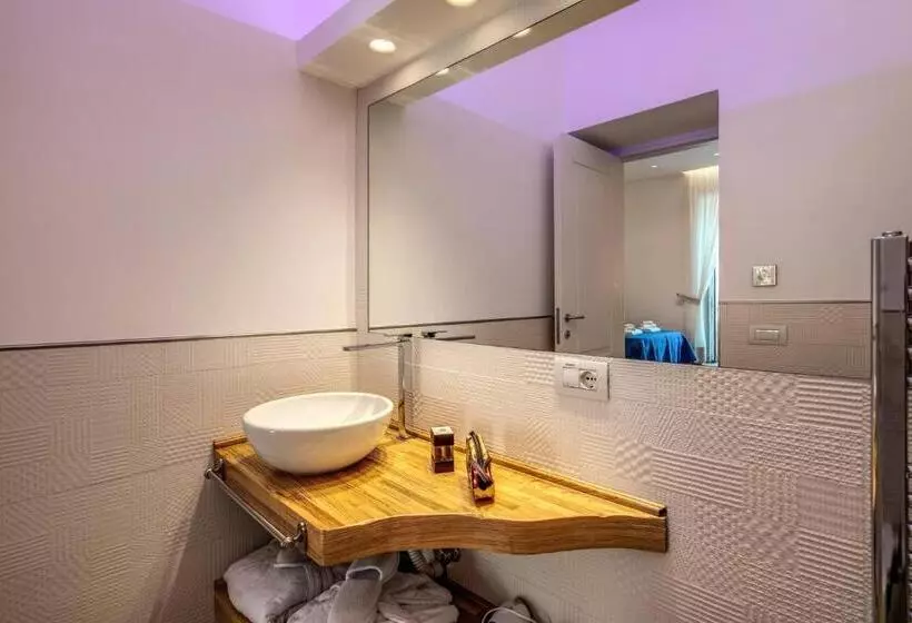 تختخواب و صبحانه Sorrento Square Suites