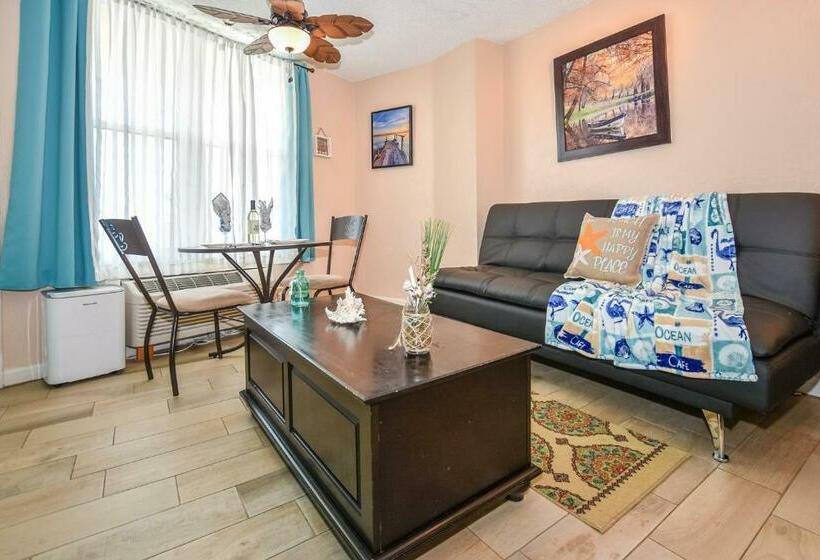 Daytona Beach Studio Condo With Beautiful Ocean View