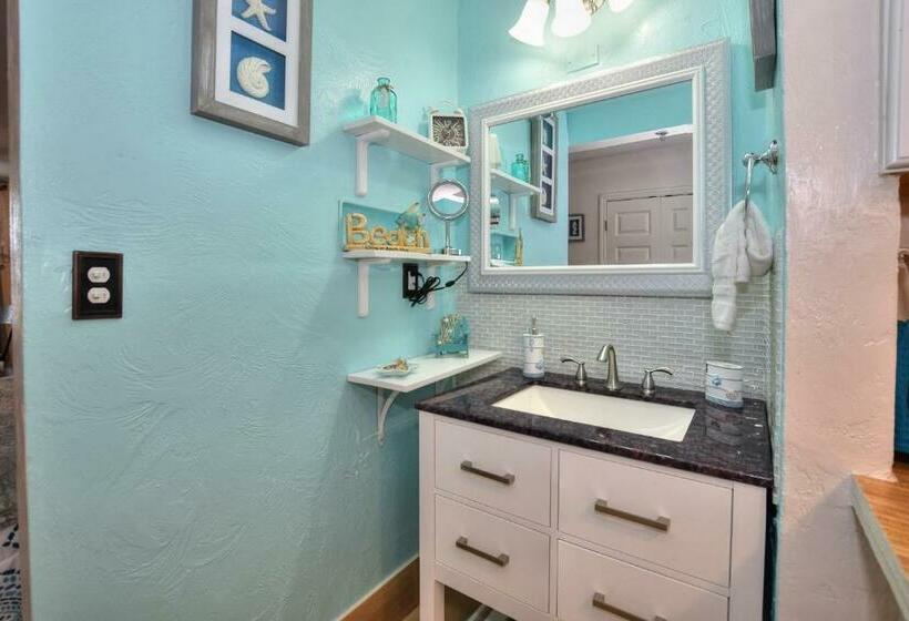 Daytona Beach Studio Condo With Beautiful Ocean View