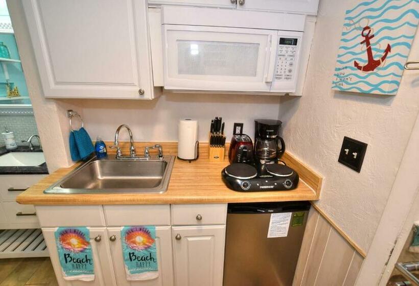 Daytona Beach Studio Condo With Beautiful Ocean View