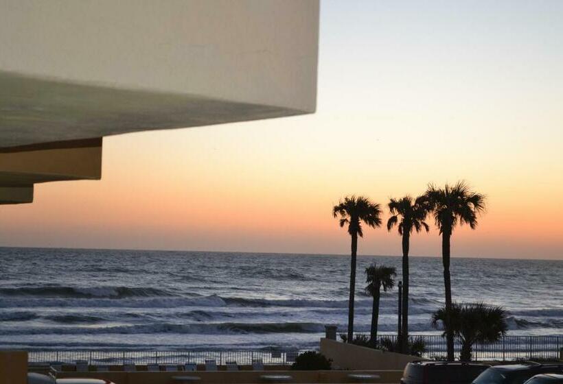 Daytona Beach Studio Condo With Beautiful Ocean View
