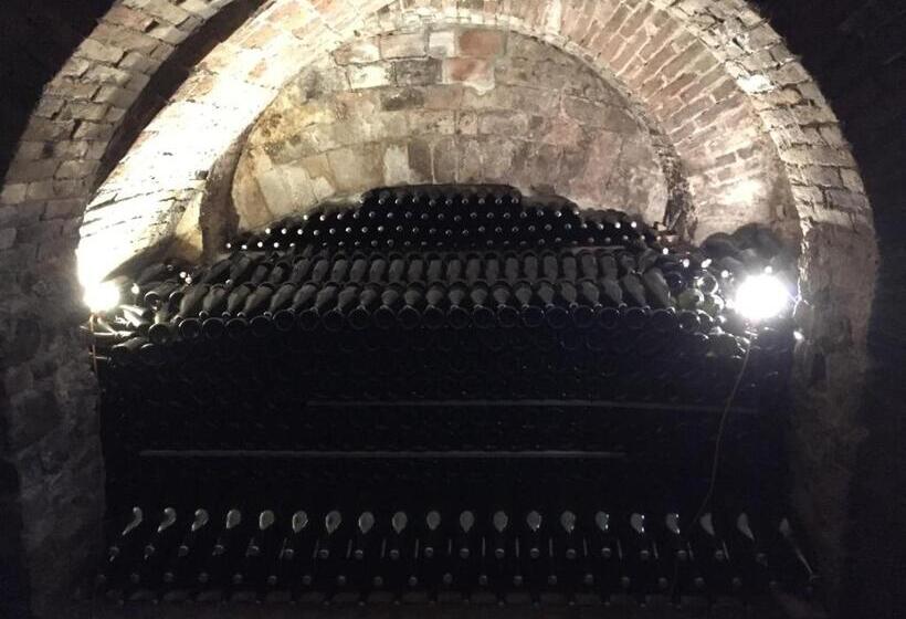 Отель Cascina Maina