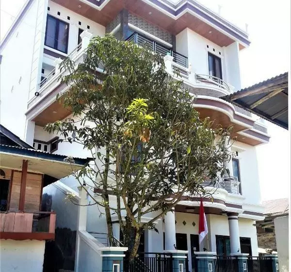 ホテル Toraja Lodge