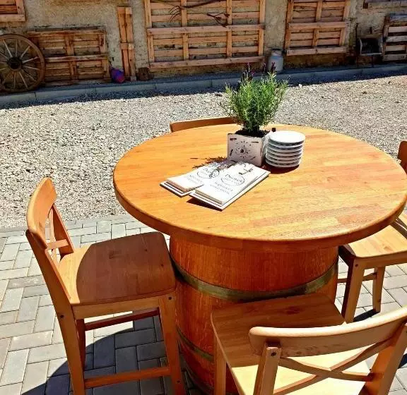 ペンション Penzion Jako Víno