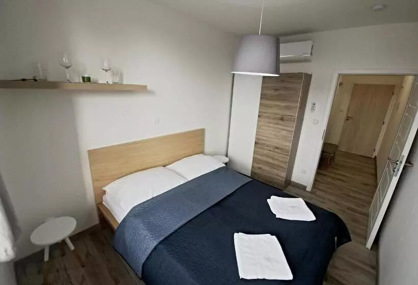 ペンション Penzion Jako Víno