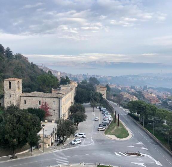 پانسیون Torre Caetani Night In A Medieval Tower