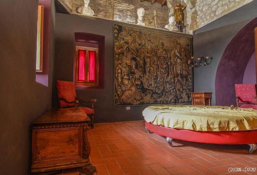 بنسيون Torre Caetani Night In A Medieval Tower