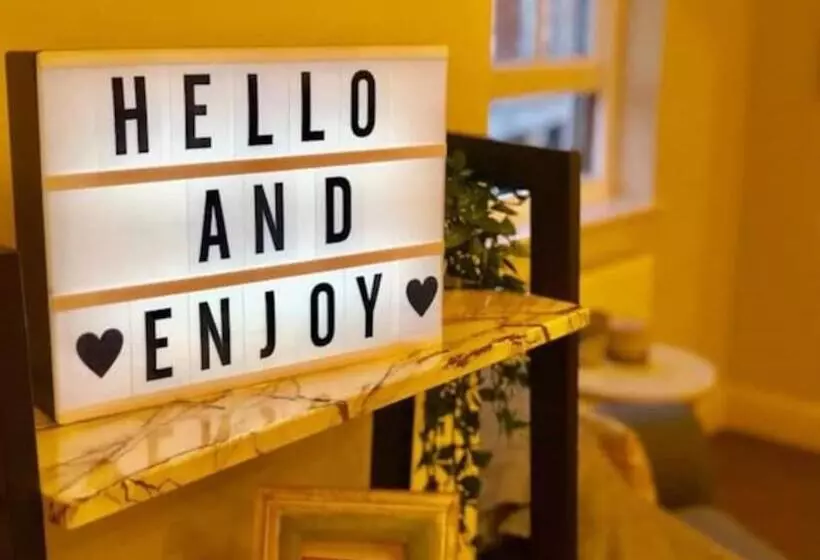 Stylish  2 Bed  Heart Of The City   Parking  Wi Fi  Award Winning  Grade Ii Listed