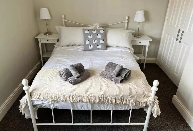 Stylish  2 Bed  Heart Of The City   Parking  Wi Fi  Award Winning  Grade Ii Listed