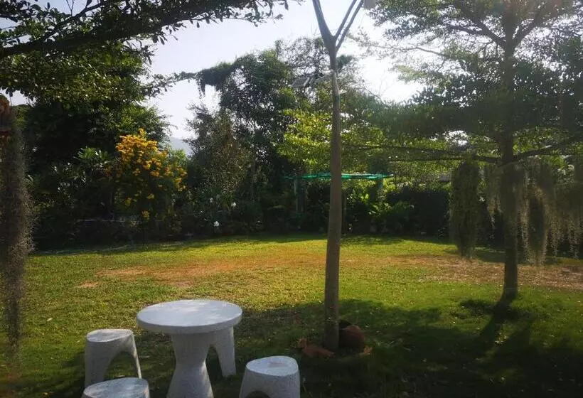 هاستل บ้านในสวนรีสอร์ทbannnaisuan Resort