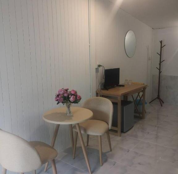 Hostel บ้านในสวนรีสอร์ทbannnaisuan Resort