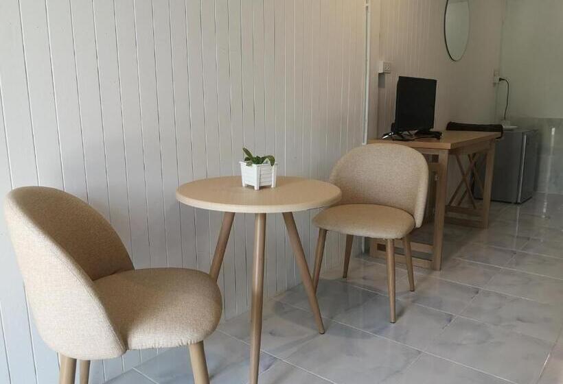 Hostel บ้านในสวนรีสอร์ทbannnaisuan Resort