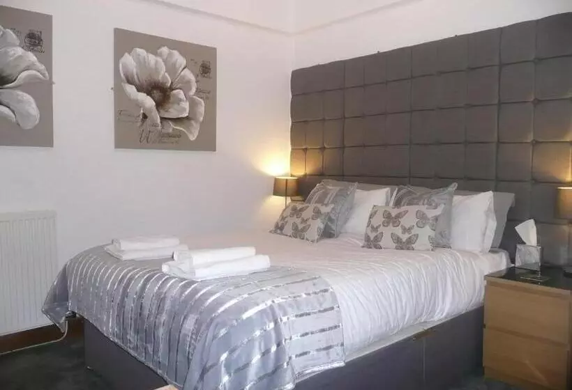 Retkeilymaja Noble Lands