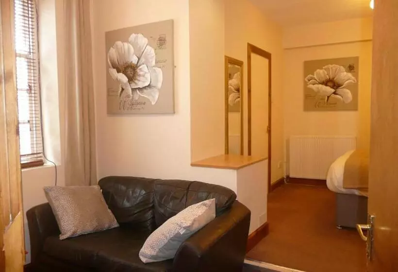 Retkeilymaja Noble Lands