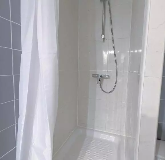 Appartement Proche Port Et Mer Avec Wifi Et Climatisation