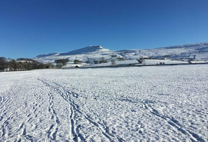مبيت وإفطار Broad Croft House