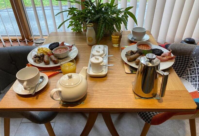 مبيت وإفطار Broad Croft House