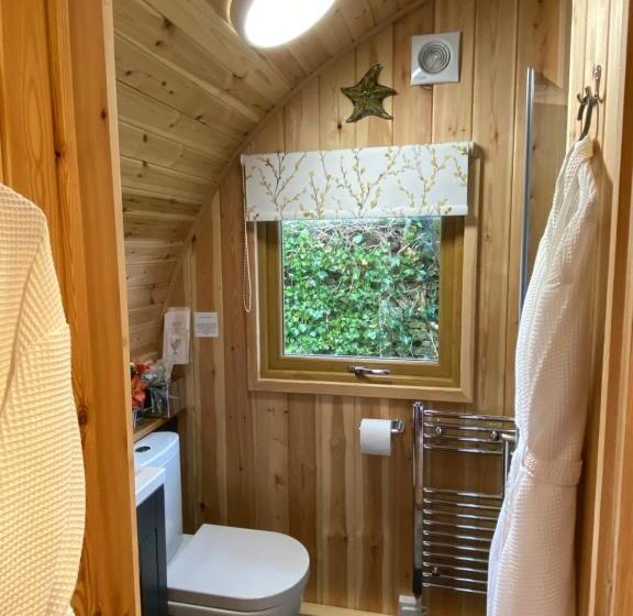 مبيت وإفطار Broad Croft House