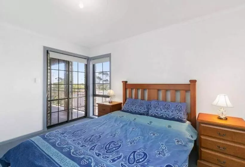 Enormous Torquay Beach Lodge   3 Mins To Beach