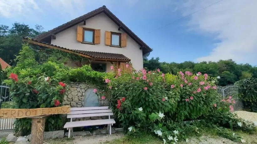 Erdőterasz Vendégház   Rusztikus Apartman