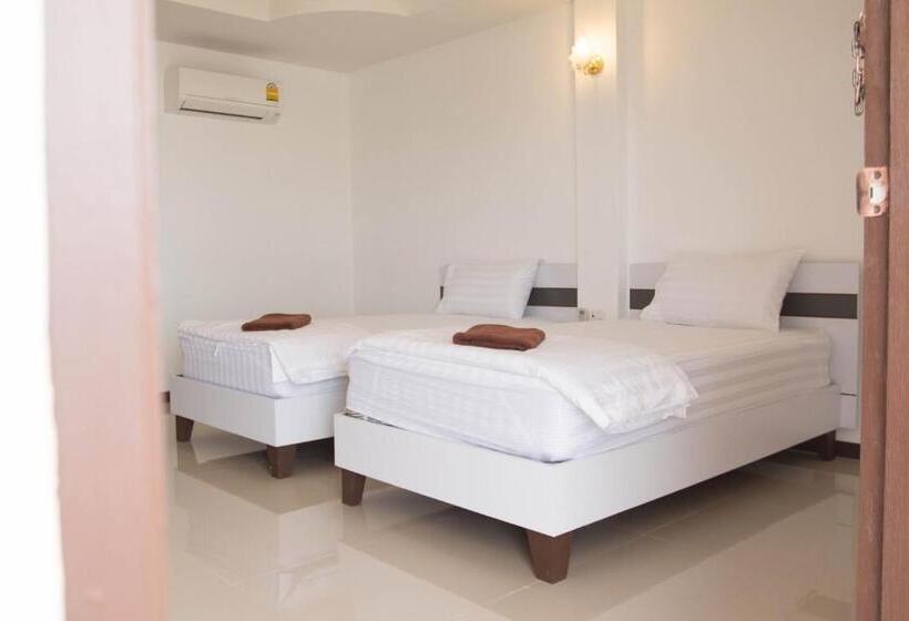 هتل Grand Place Resort