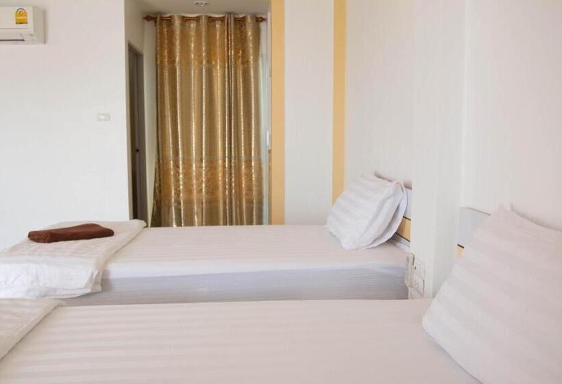 هتل Grand Place Resort