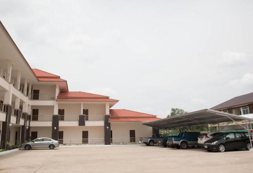 هتل Grand Place Resort